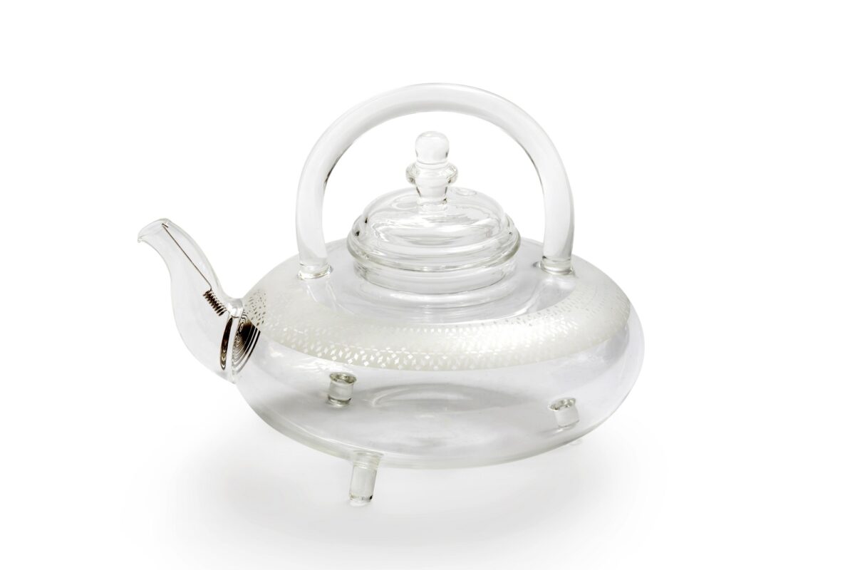 A glass pot with white print Isalmic geometric design, from the collection "Motif", with a capacity of 600ml.