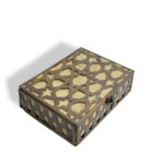 علبة معدنية بتصميم الارابيسك-3