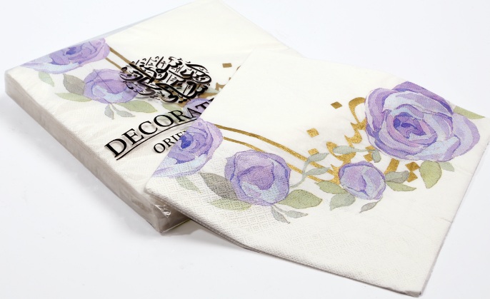 alt="paper napkins light purple lilac flowers"