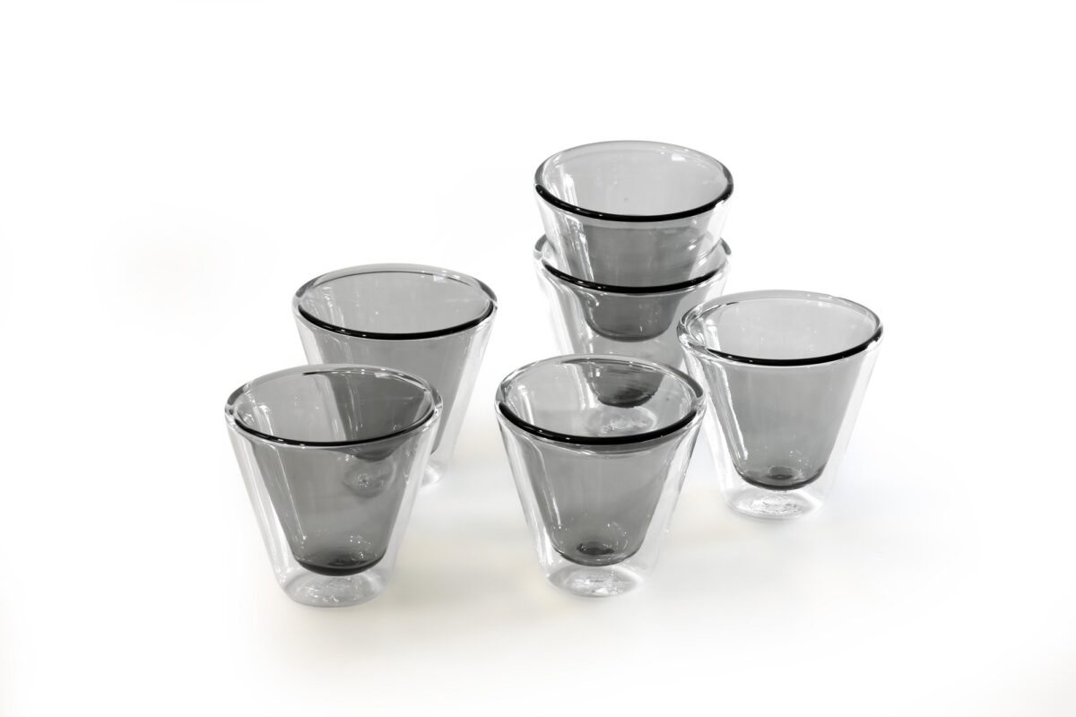 alt="double glass arabic coffee cups with grey inner layer"