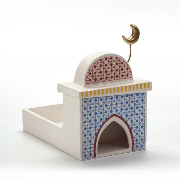 alt="multi coloured ceramic mosque"