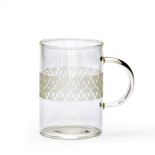 alt="clear glass mug with motif design"