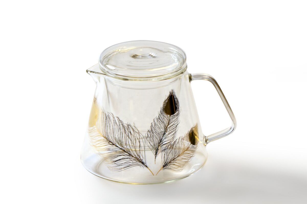 alt="Grey pot 600 cc with painted golden feathers"