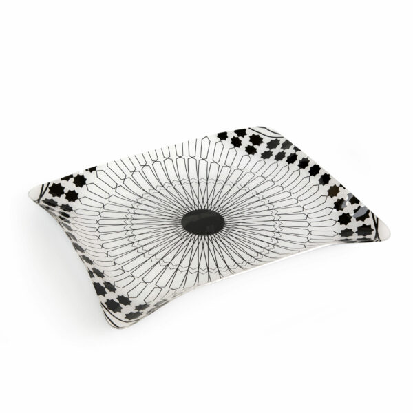 A functional and handy acrylic tray, designed in black and white with an Islamic star, and has a size of 48.5x38x3.8cm